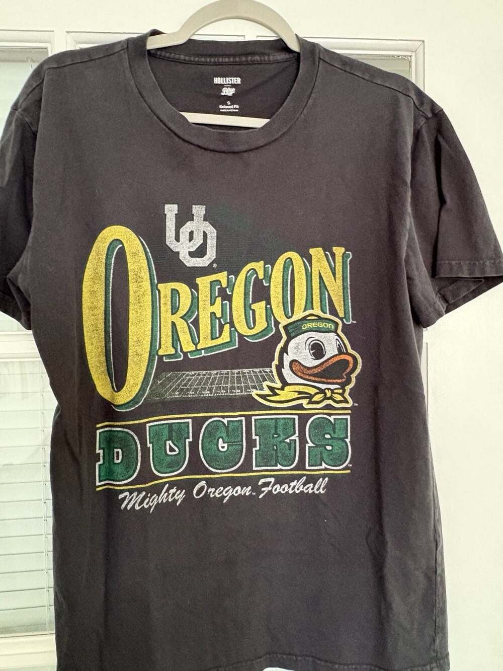 Hollister x Blue 84 Oregon Ducks Mighty Oregon Football Graphic T-Shirt Size S